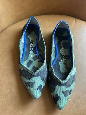 Rothys Shoes Womens Green Slip On Olive Camo Pointed Toe Flat Shoes 7.5 Ballet
